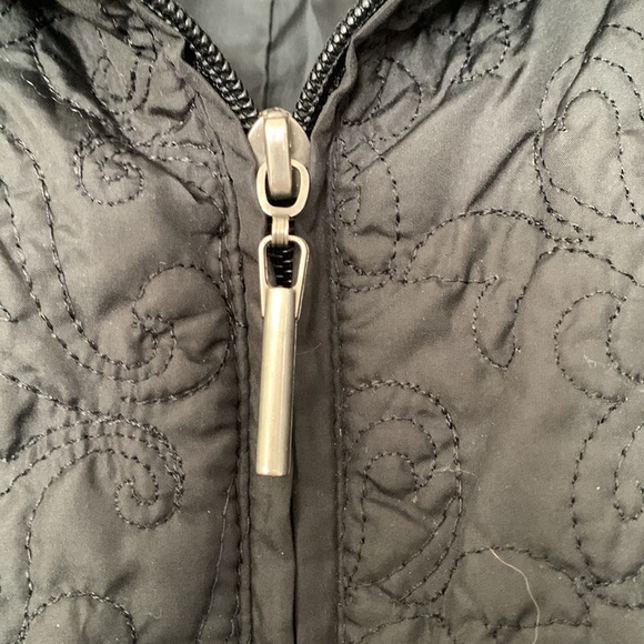 Quilted vest - Picture 3 of 7